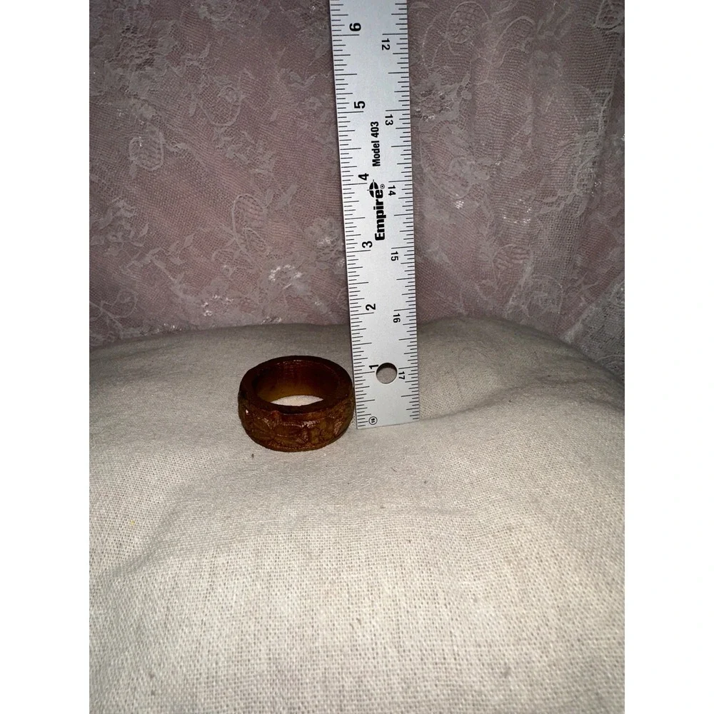 Set of 6 Vintage Hand Carved‎ Gold Wooden Napkin Rings Floral Leaf Boho Decor